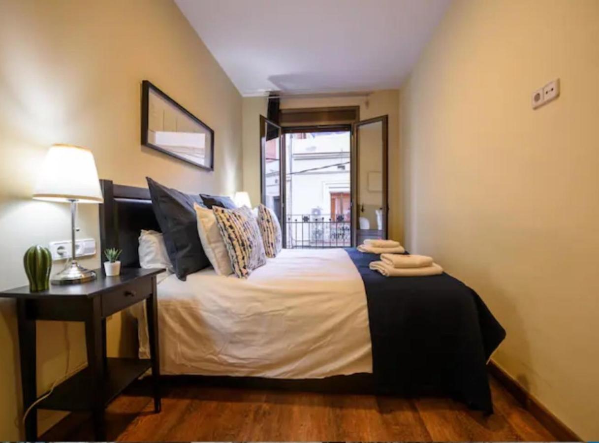 Ramblasrentals Cozy Renovated 2Br With Balcony Lift 20M Rambla - Parking - Wifi Barcelona Luaran gambar