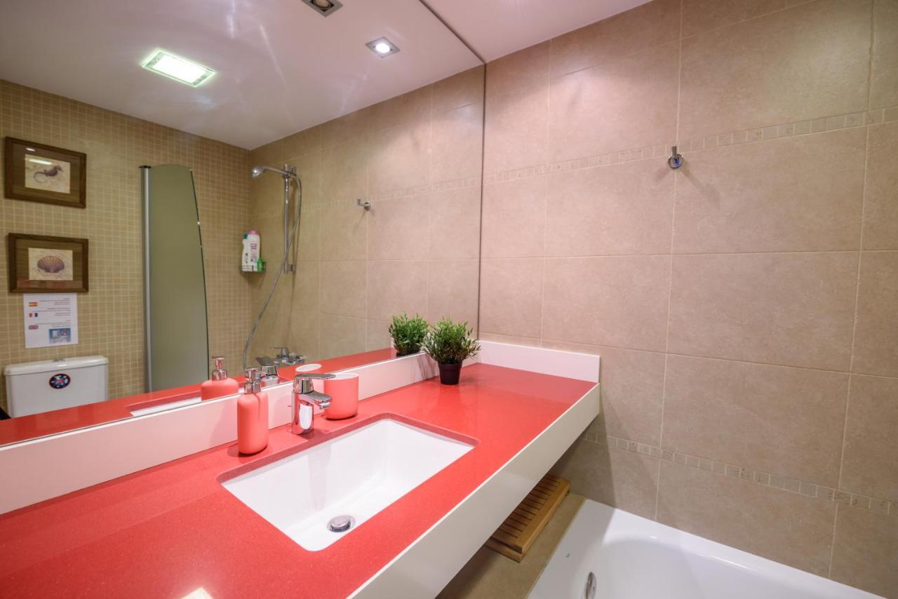 Ramblasrentals Cozy Renovated 2Br With Balcony Lift 20M Rambla - Parking - Wifi Barcelona Luaran gambar